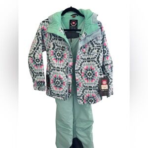 686 Snowboard jacket + Arctix Island Azure Youth Bib Overalls